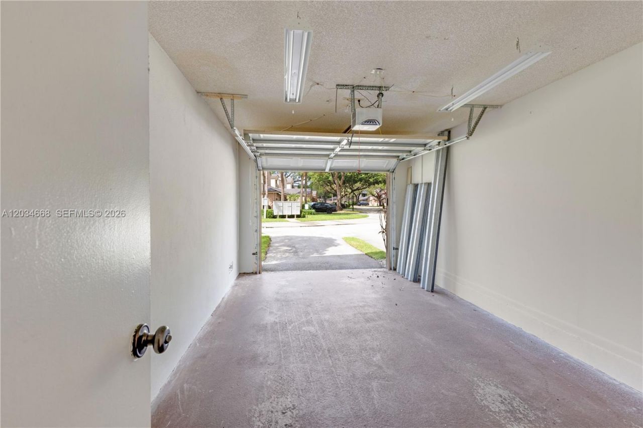 104 NW 98th Ter, Unit 104, Plantation, FL 33324 Photo