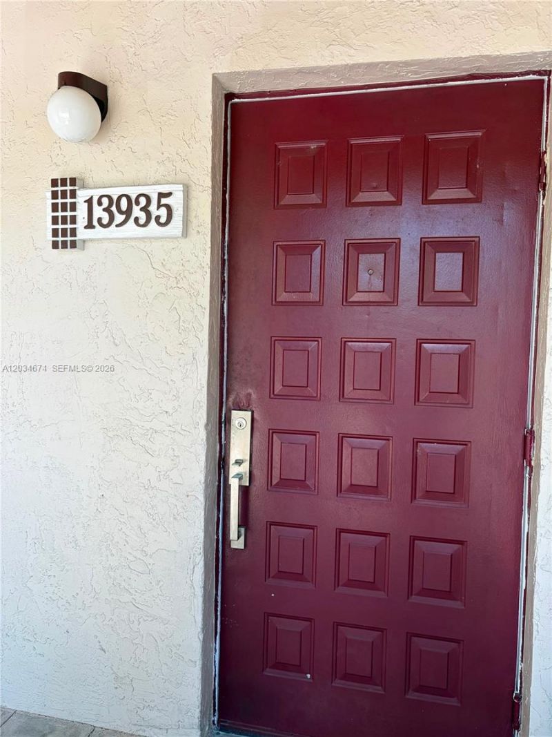 13935 SW 93rd Ln, Unit 13935, Miami, FL 33186 Photo