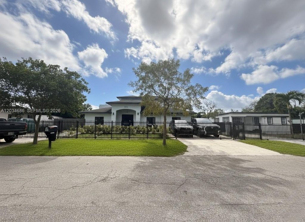 1720 NW 110th Ter , Unit B, Miami, FL 33167 Photo