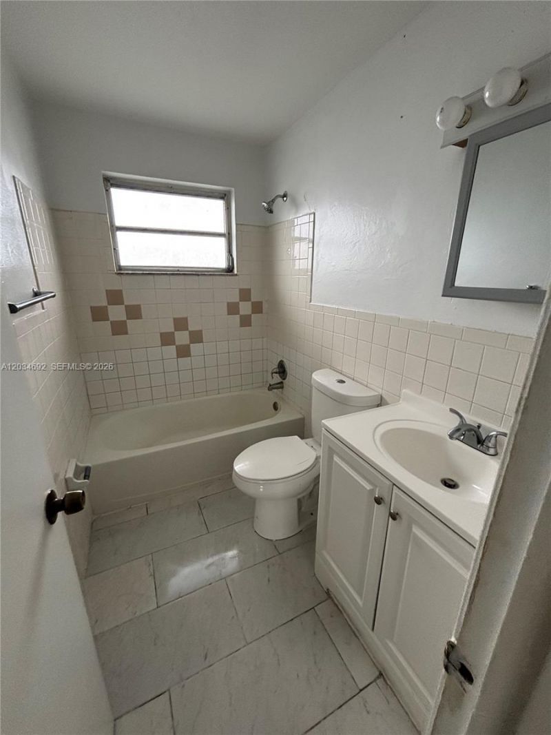 6601 SW 18th St, Unit 206, Pembroke Pines, FL 33023 Photo