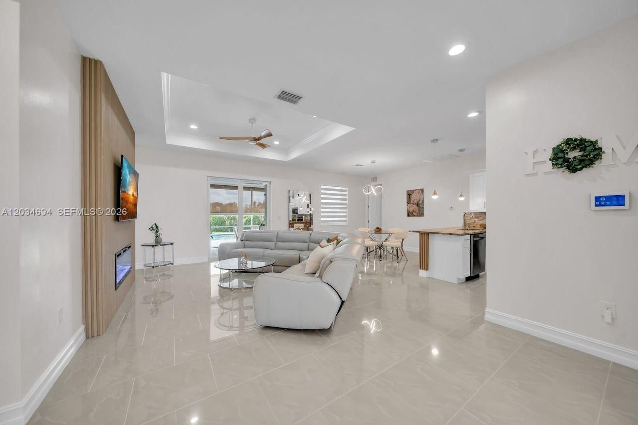 60 Floyd Ave S , Lehigh Acres, FL 33976 Photo