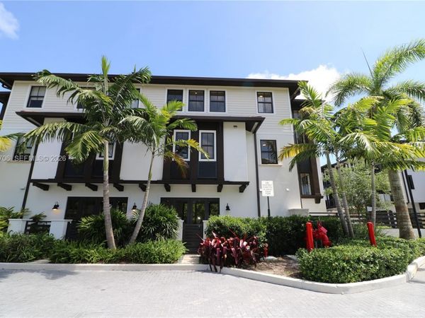 7504 SW 100th St, Pinecrest, FL 33156