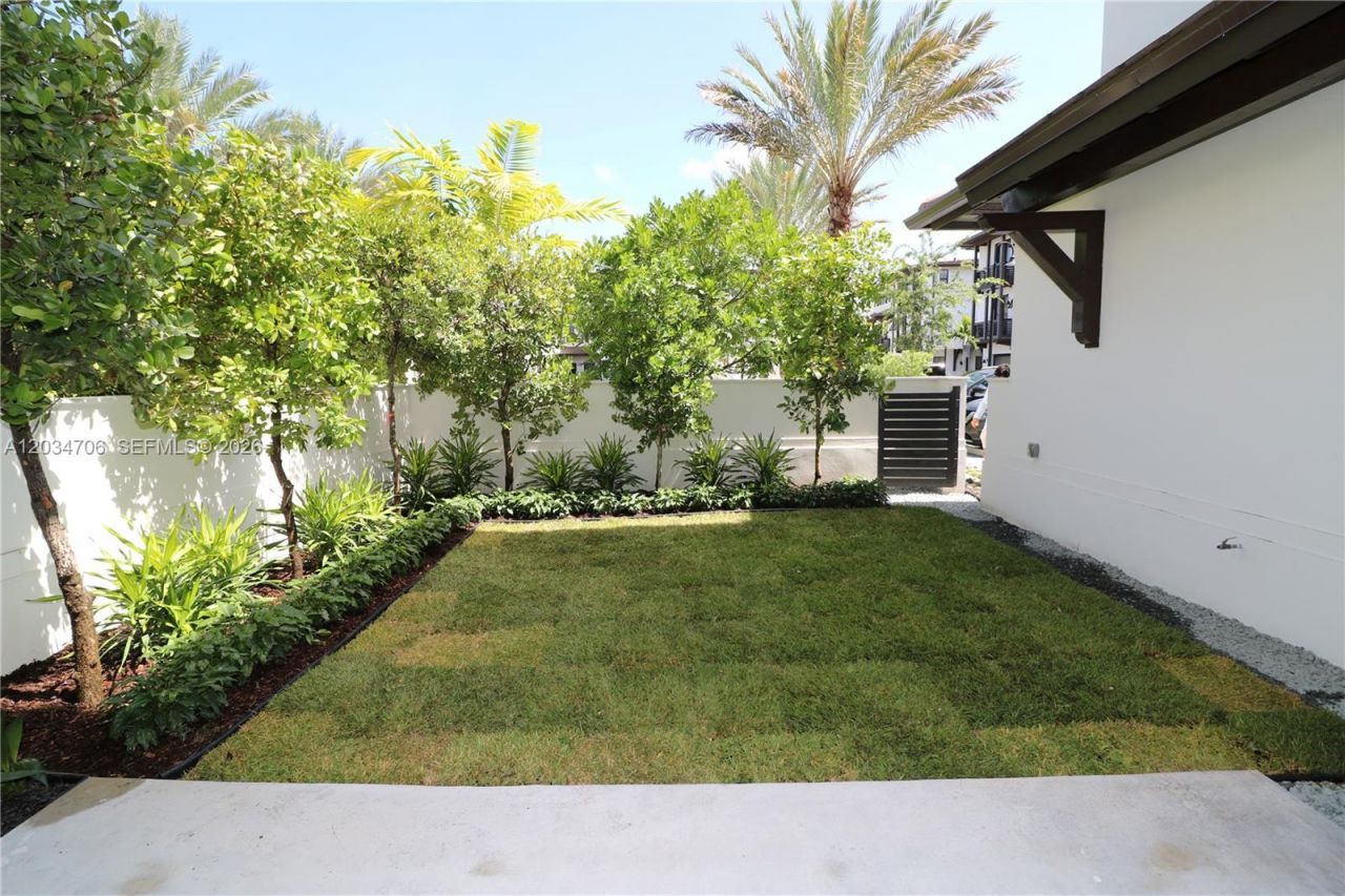 7504 SW 100th St, Pinecrest, FL 33156 Photo