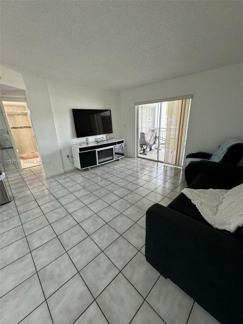 8660 SW 212th St , Unit 108, Cutler Bay, FL 33189 Photo