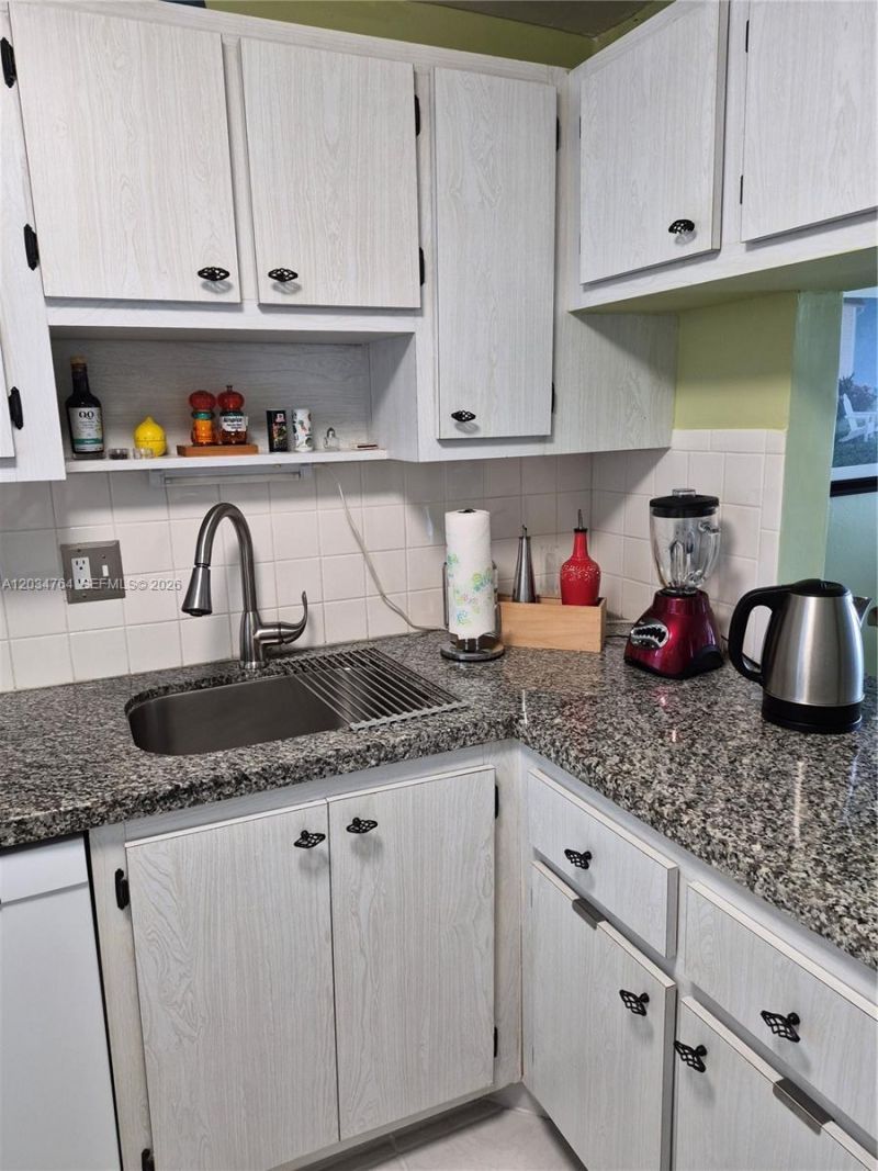 7797 Golf Cir Dr, Unit 206, Margate, FL 33063 Photo