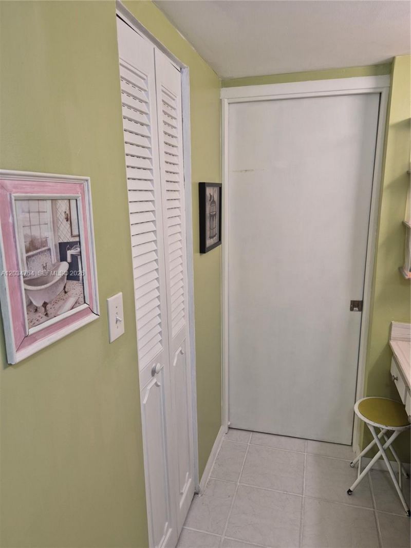 7797 Golf Cir Dr, Unit 206, Margate, FL 33063 Photo