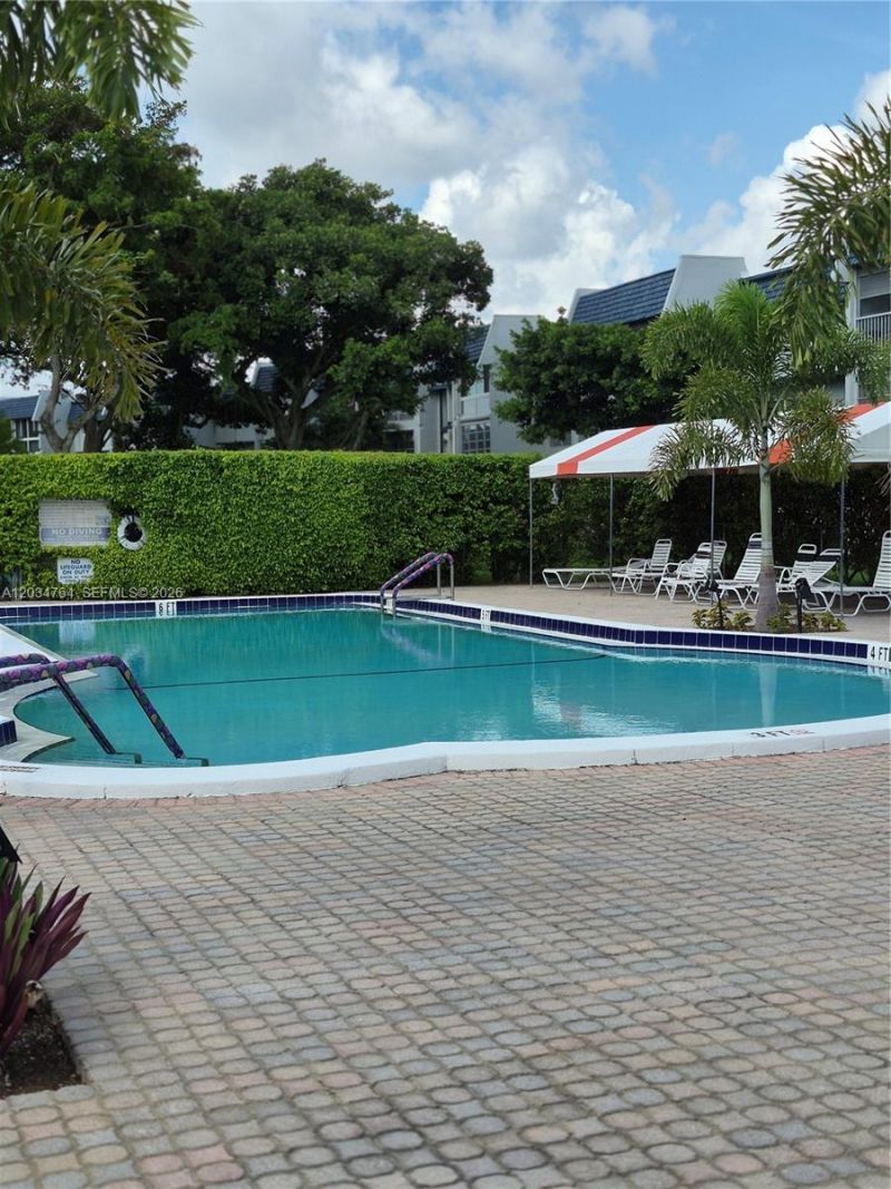 7797 Golf Cir Dr, Unit 206, Margate, FL 33063 Photo