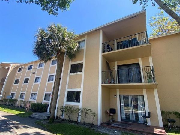Unit 307, Pembroke Pines, FL 33025