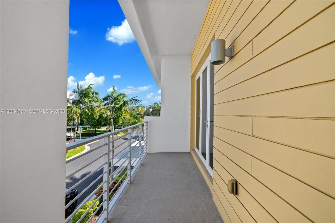 9830 NW 74th Ter , Doral, FL 33178 Photo