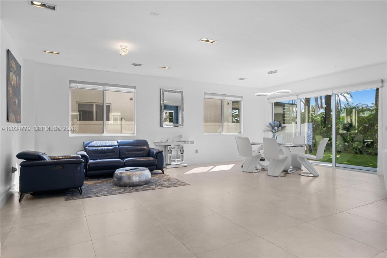 9830 NW 74th Ter , Doral, FL 33178 Photo