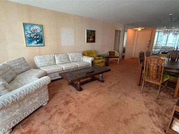 231 174th St , Unit 911, Sunny Isles Beach, FL 33160