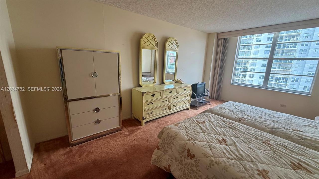 231 174th St , Unit 911, Sunny Isles Beach, FL 33160 Photo
