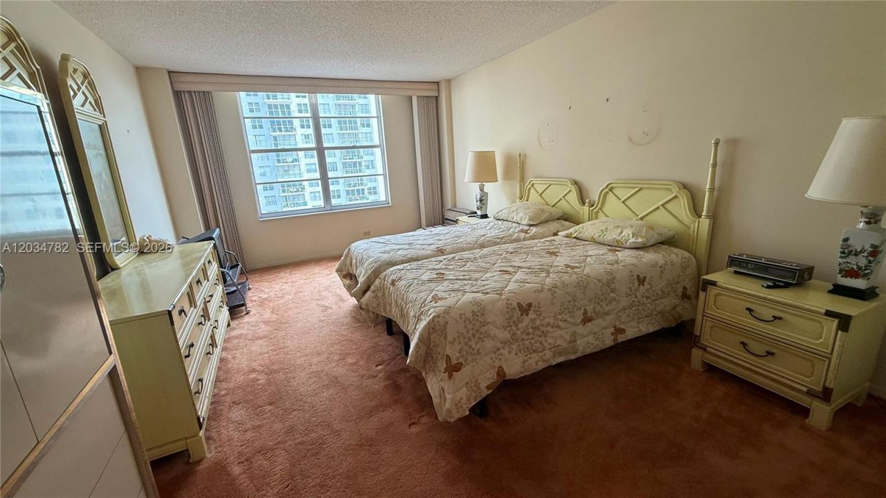 231 174th St , Unit 911, Sunny Isles Beach, FL 33160 Photo