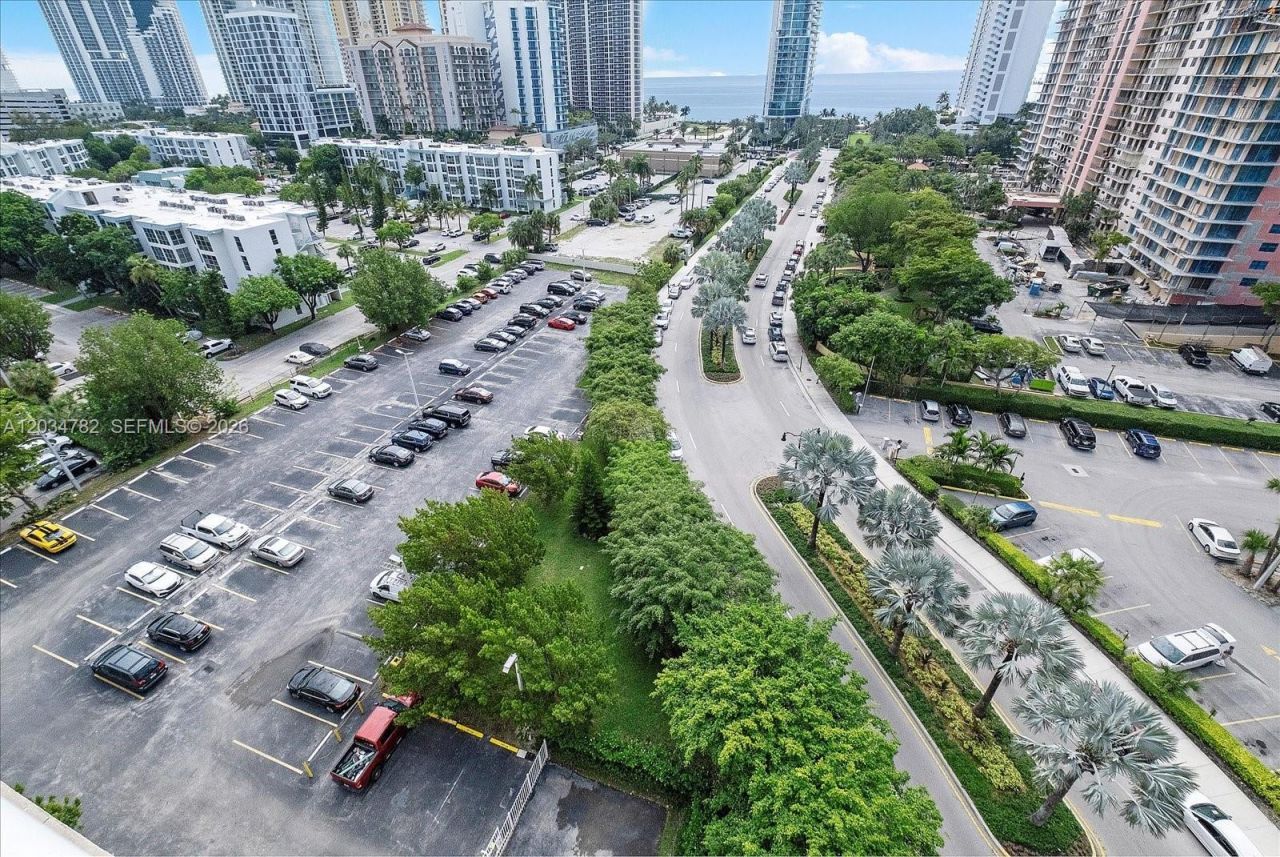 231 174th St , Unit 911, Sunny Isles Beach, FL 33160 Photo