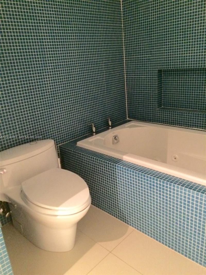 600 NE 36th St, Unit 622, Miami, FL 33137 Photo