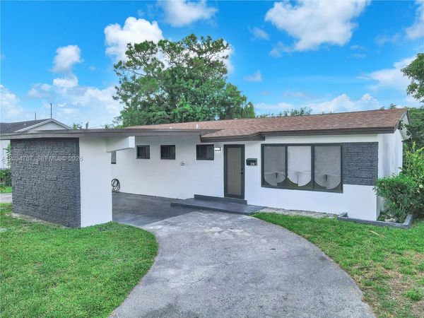 3810 NW 6th St , Lauderhill, FL 33311