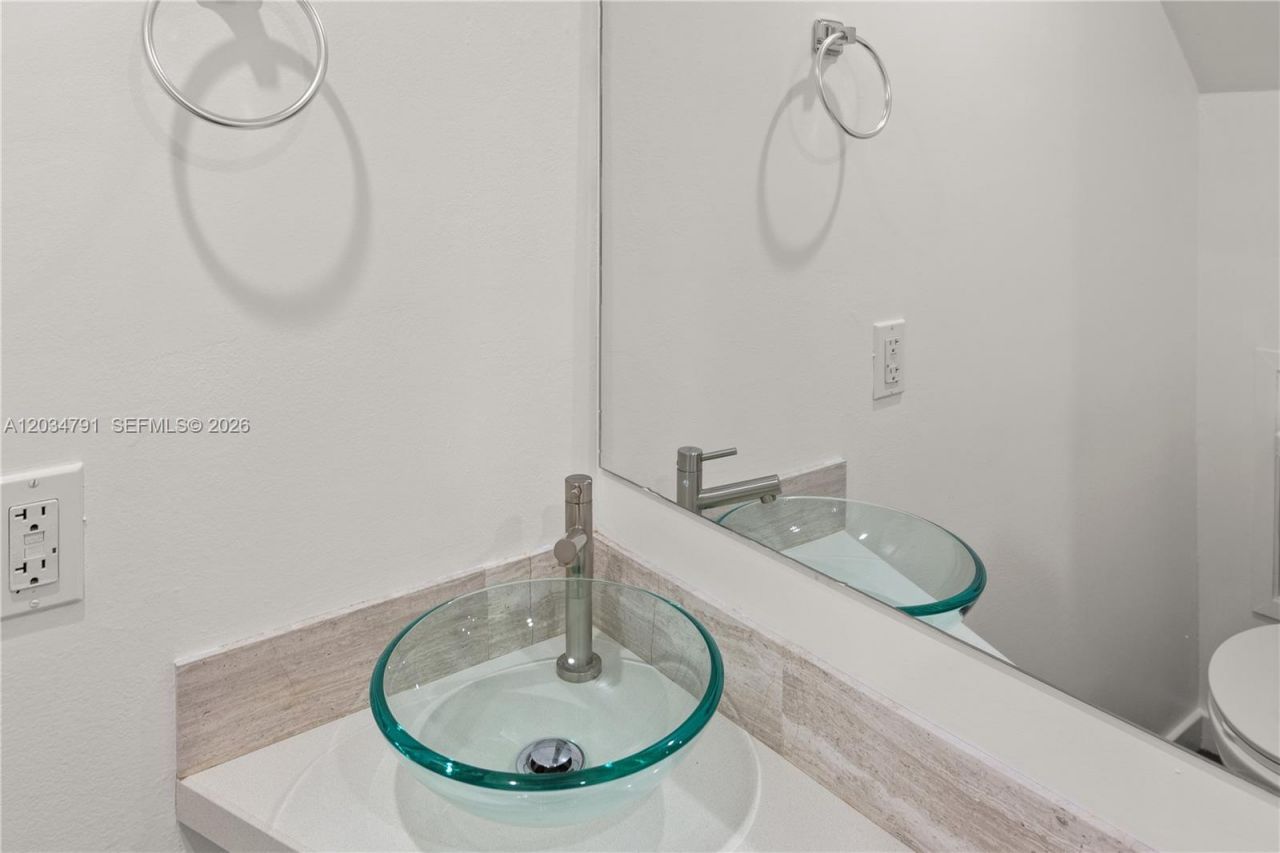 3130 Bird Ave , Unit 3, Miami, FL 33133 Photo