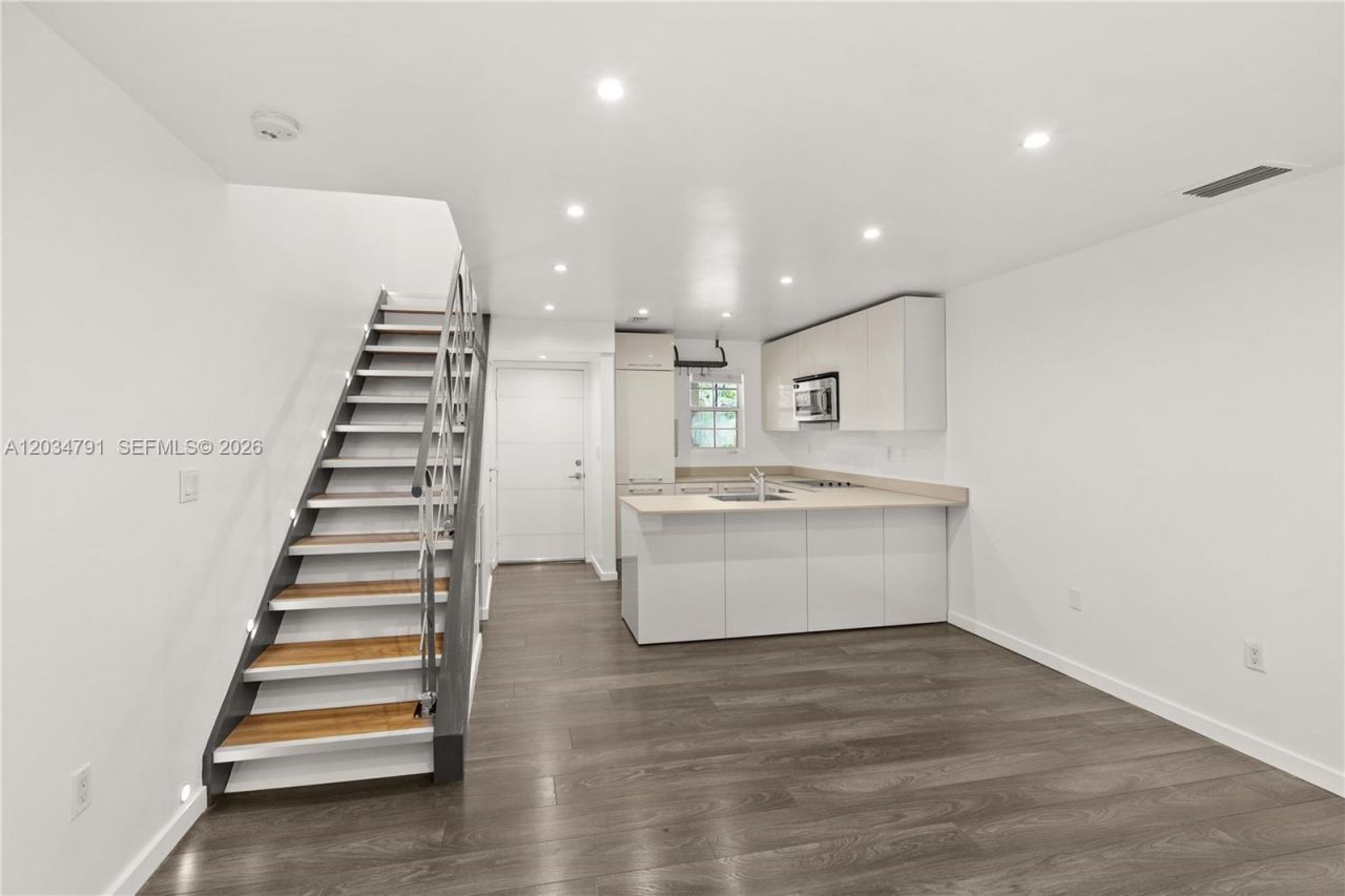 3130 Bird Ave , Unit 3, Miami, FL 33133 Photo