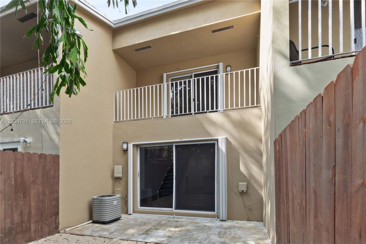 3130 Bird Ave , Unit 3, Miami, FL 33133 Photo