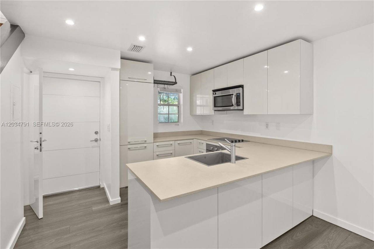3130 Bird Ave , Unit 3, Miami, FL 33133 Photo