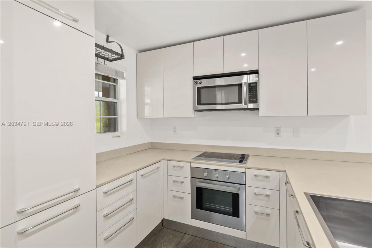 3130 Bird Ave , Unit 3, Miami, FL 33133 Photo