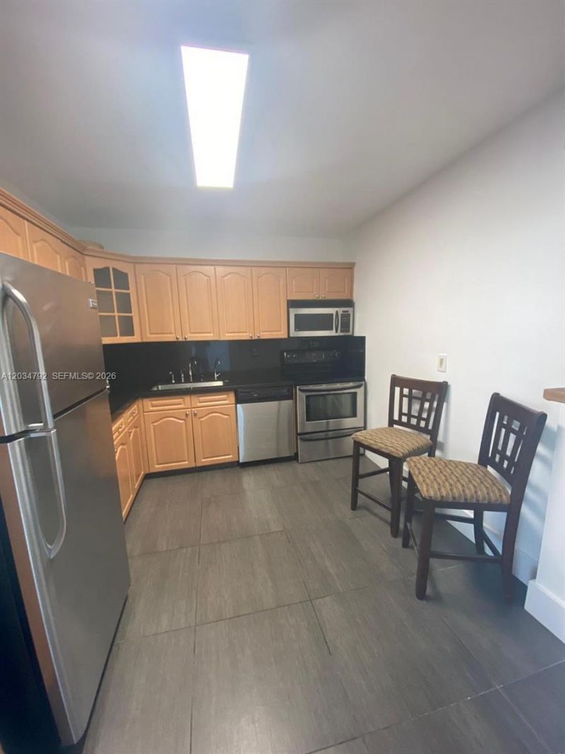 2450 NE 135th St , Unit 1012, North Miami, FL 33181 Photo