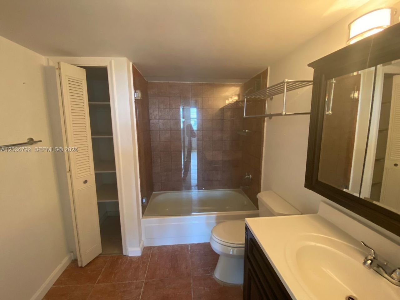 2450 NE 135th St , Unit 1012, North Miami, FL 33181 Photo