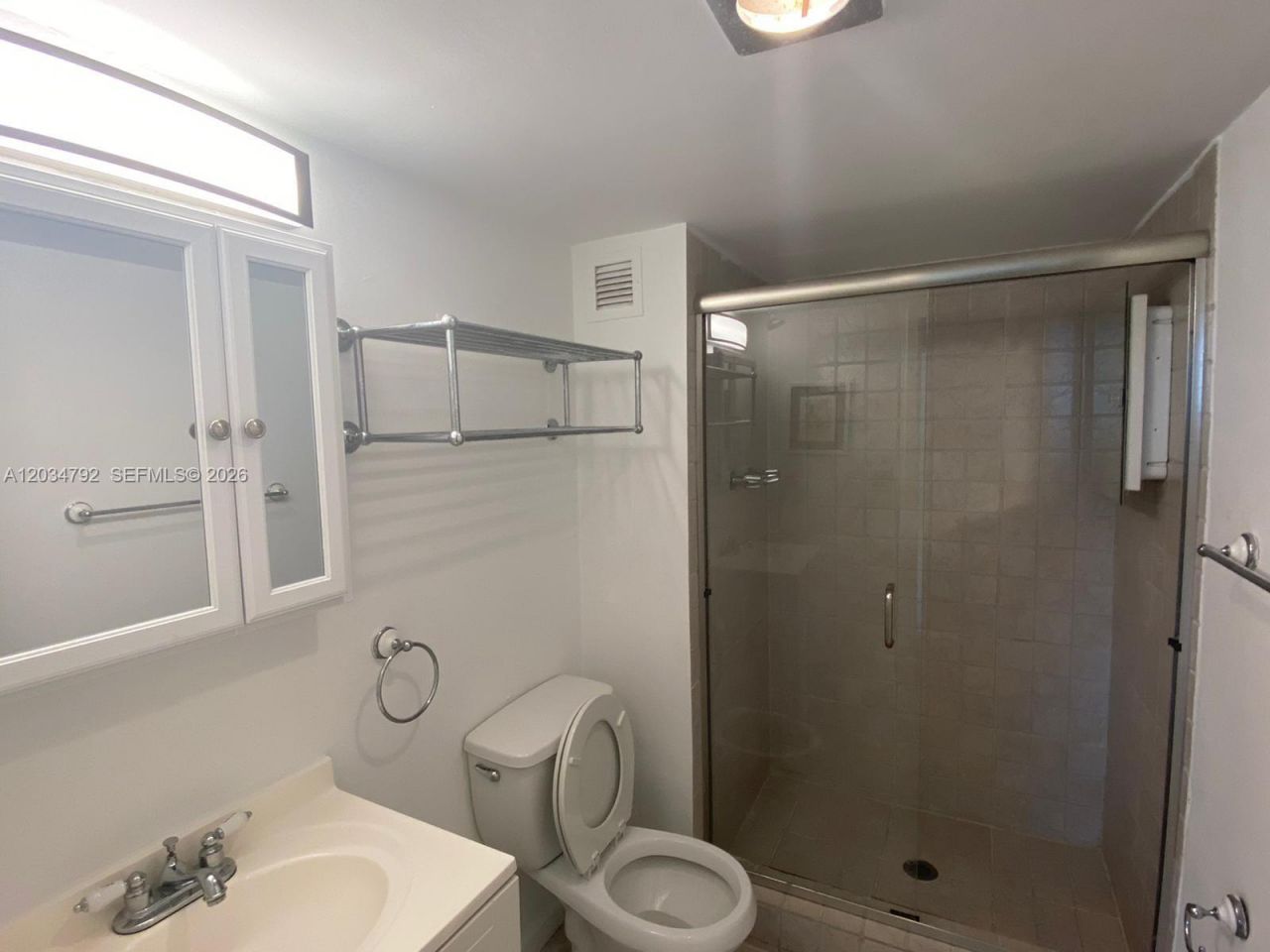 2450 NE 135th St , Unit 1012, North Miami, FL 33181 Photo