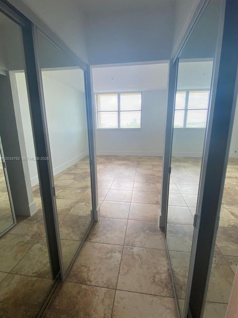 2450 NE 135th St , Unit 1012, North Miami, FL 33181 Photo