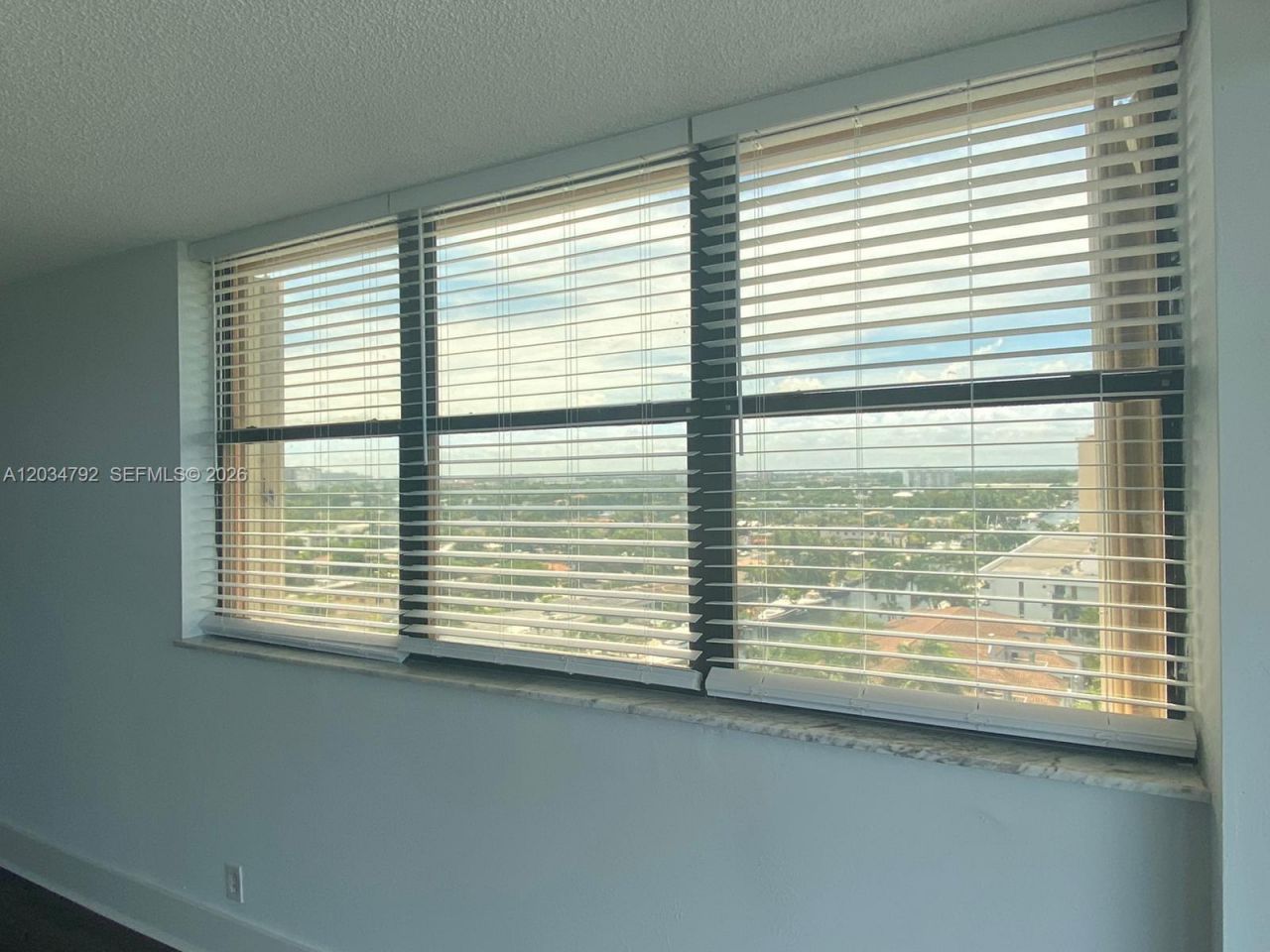2450 NE 135th St , Unit 1012, North Miami, FL 33181 Photo