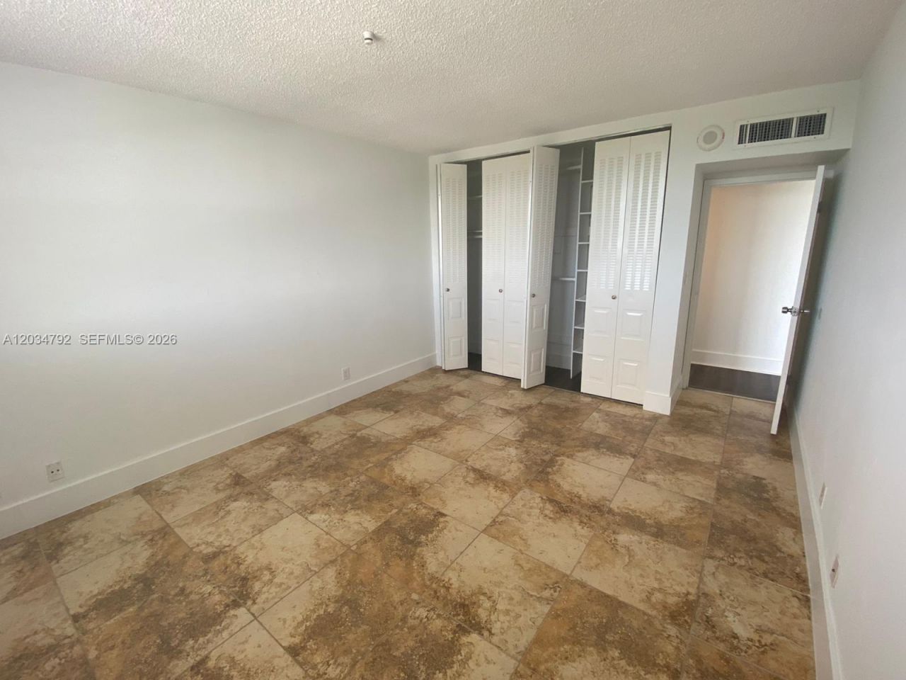 2450 NE 135th St , Unit 1012, North Miami, FL 33181 Photo