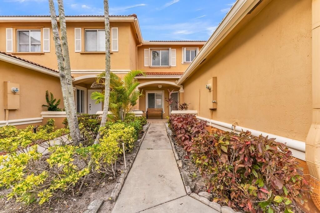 6215 Eaton Street, West Palm Beach, FL 33411 Photo