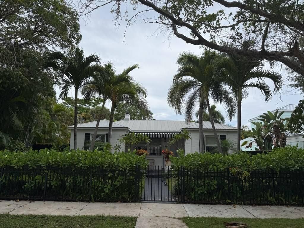219 31st Street, West Palm Beach, FL 33407 Main Photo