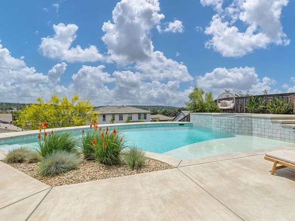 200 Pryor Ct, Rescue, CA 95672