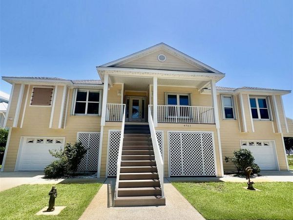 4561 Sabine Dr, Gulf Breeze, FL 32563