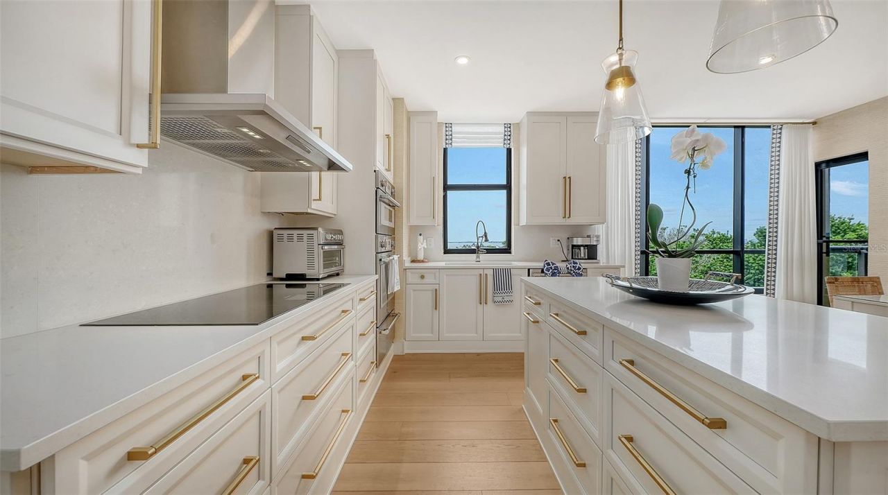 1241 Gulf Of Mexico Drive, Unit 408, Longboat Key, FL 34228 Photo