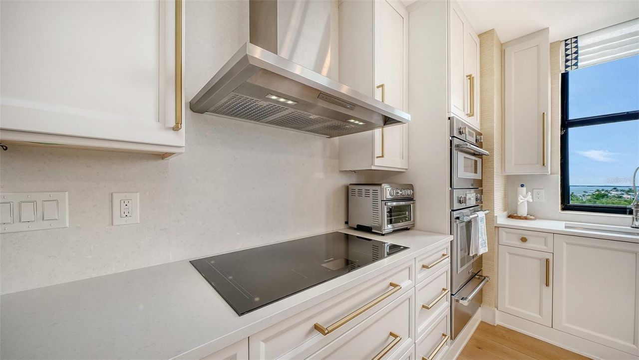 1241 Gulf Of Mexico Drive, Unit 408, Longboat Key, FL 34228 Photo