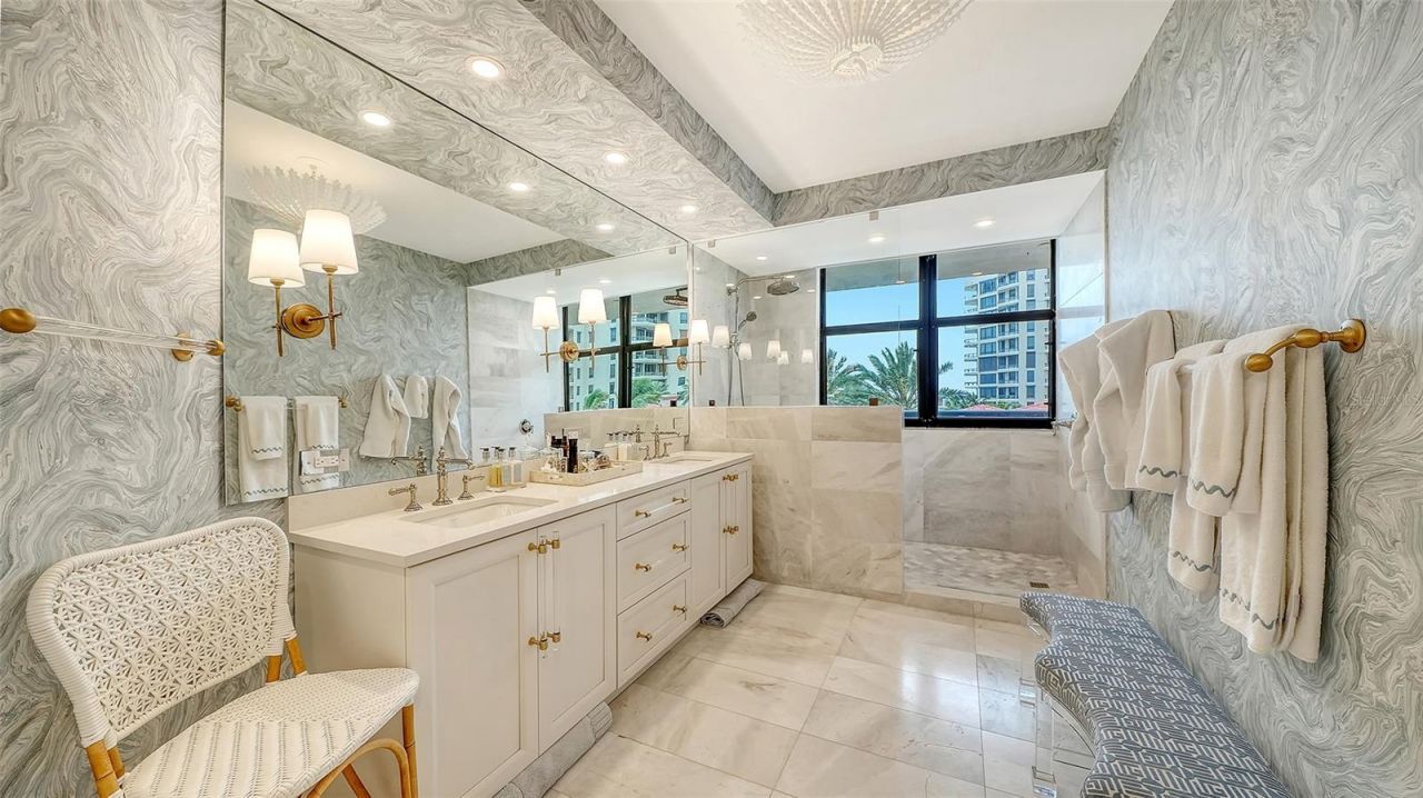 1241 Gulf Of Mexico Drive, Unit 408, Longboat Key, FL 34228 Photo