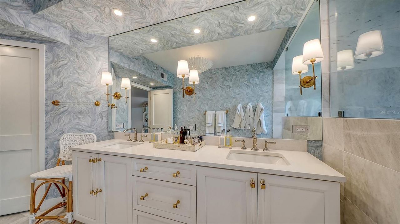1241 Gulf Of Mexico Drive, Unit 408, Longboat Key, FL 34228 Photo