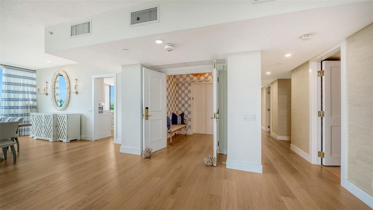 1241 Gulf Of Mexico Drive, Unit 408, Longboat Key, FL 34228 Photo