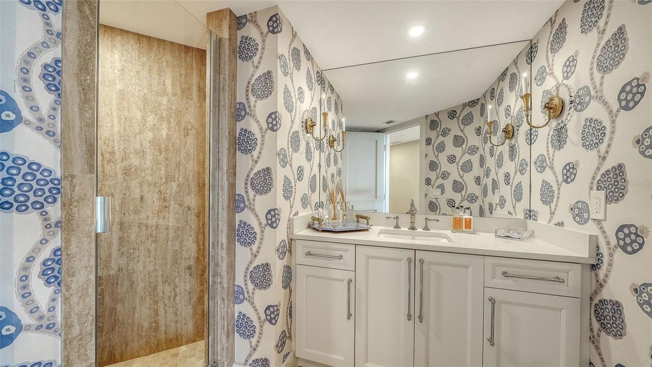 1241 Gulf Of Mexico Drive, Unit 408, Longboat Key, FL 34228 Photo