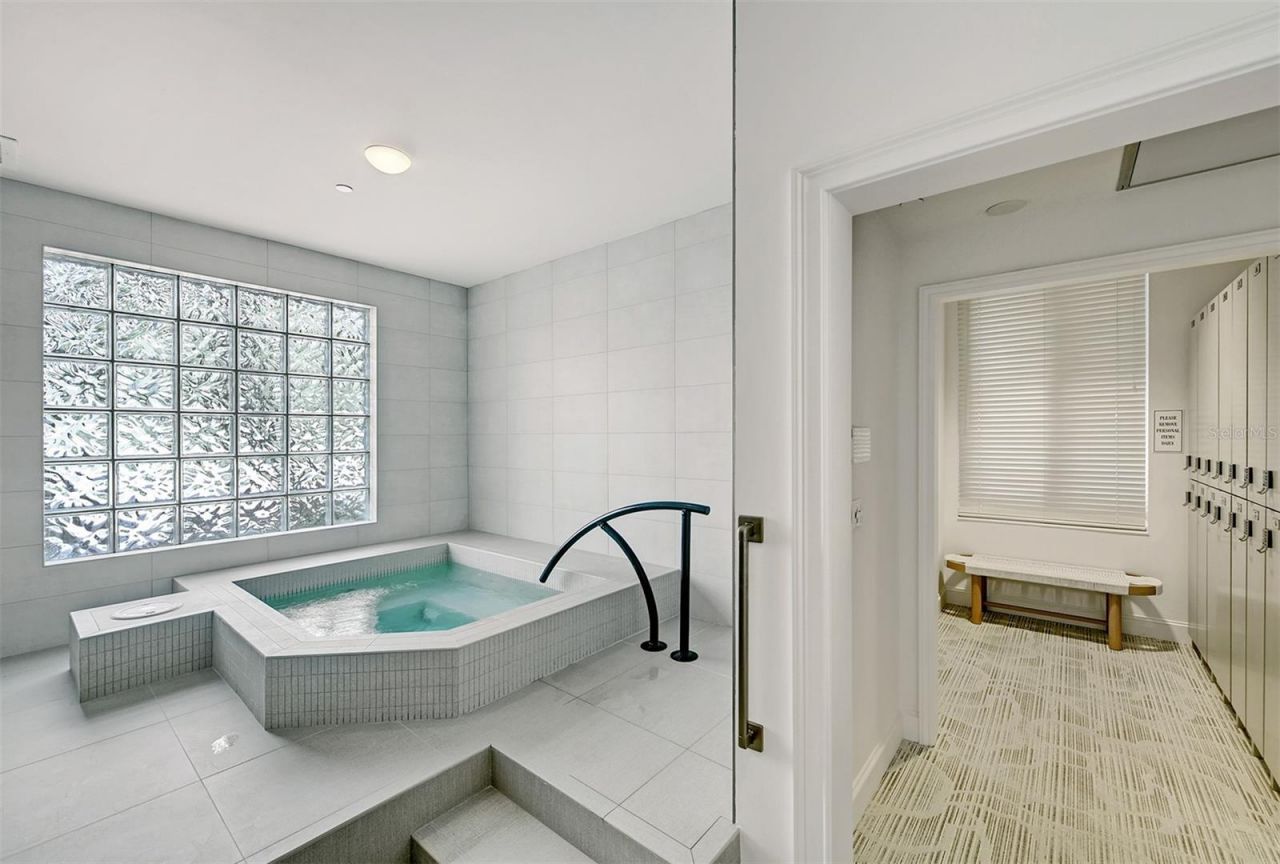 1241 Gulf Of Mexico Drive, Unit 408, Longboat Key, FL 34228 Photo