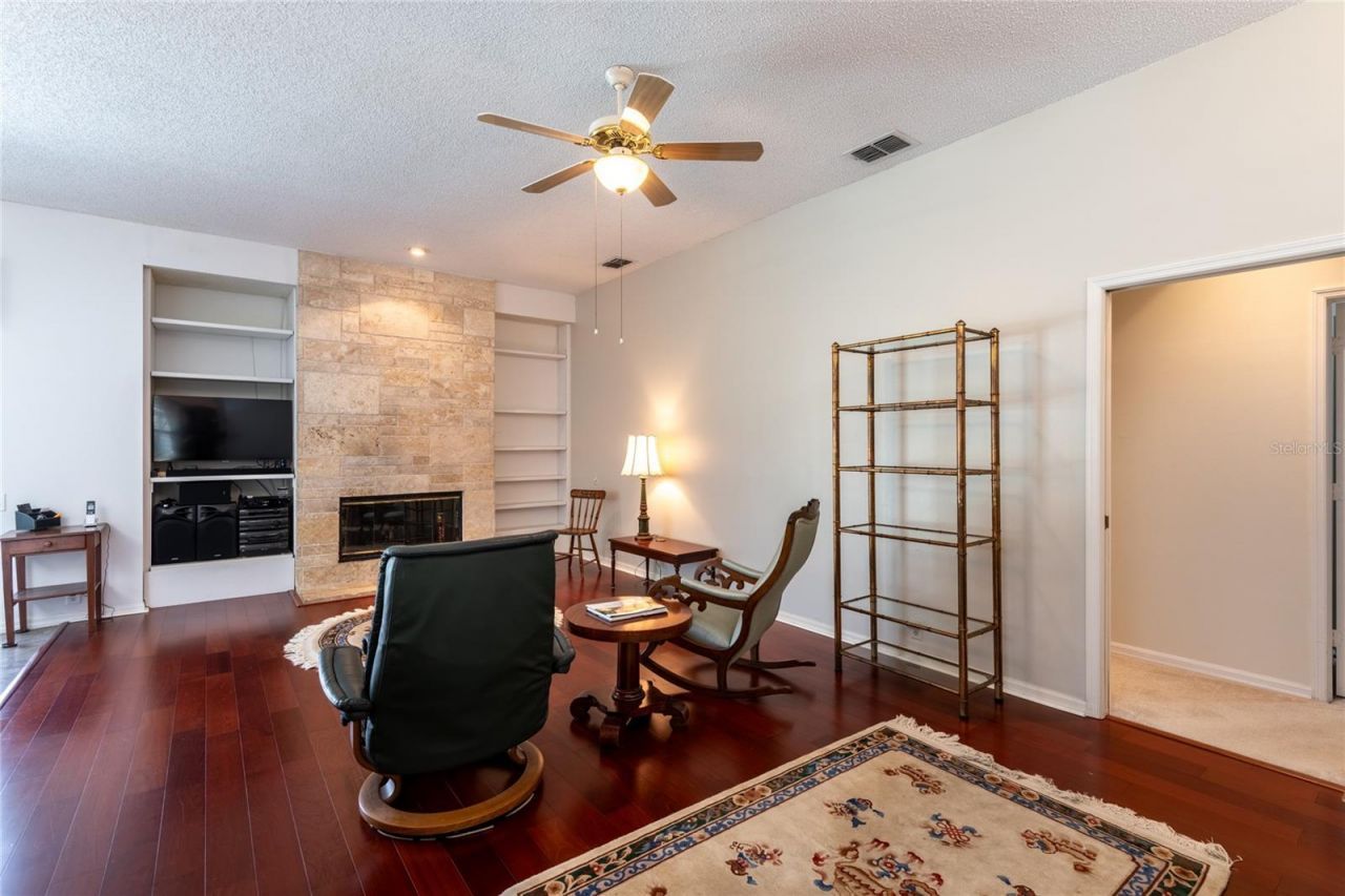 690 Weathersfield Drive, Dunedin, FL 34698 Photo