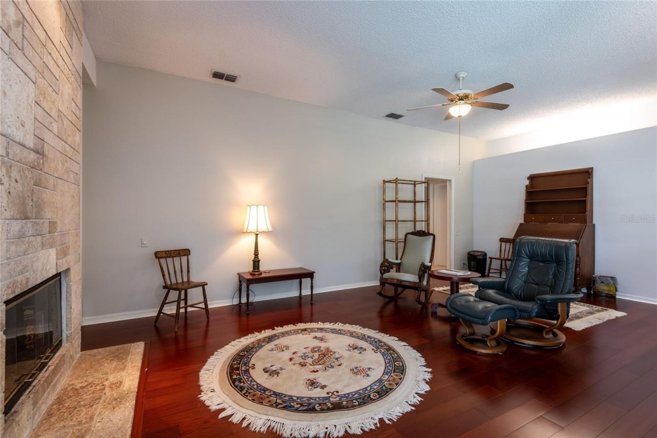 690 Weathersfield Drive, Dunedin, FL 34698 Photo