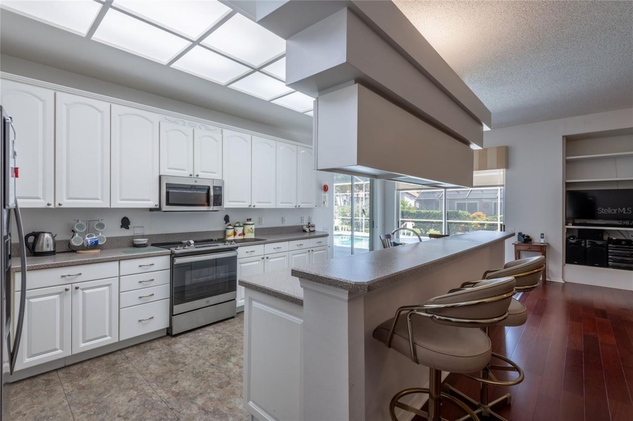 690 Weathersfield Drive, Dunedin, FL 34698 Photo