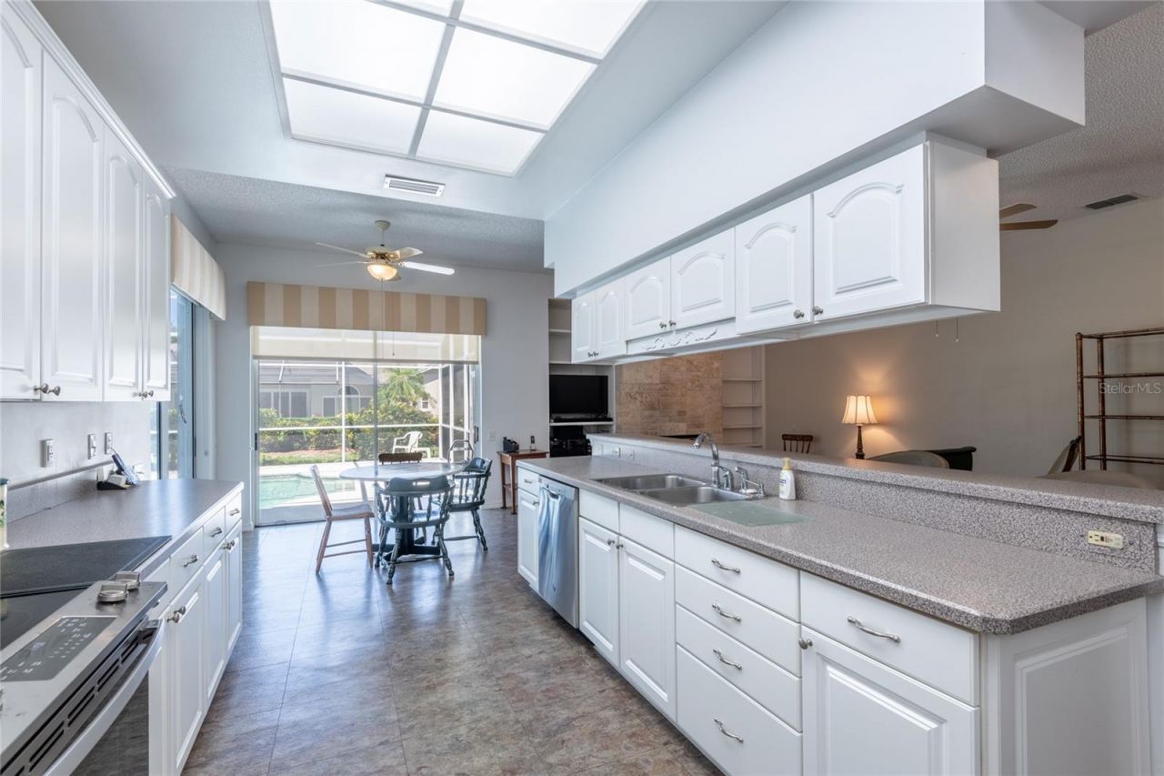 690 Weathersfield Drive, Dunedin, FL 34698 Photo
