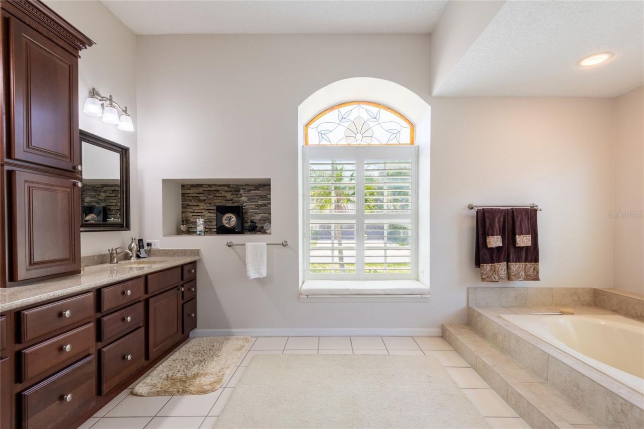 690 Weathersfield Drive, Dunedin, FL 34698 Photo