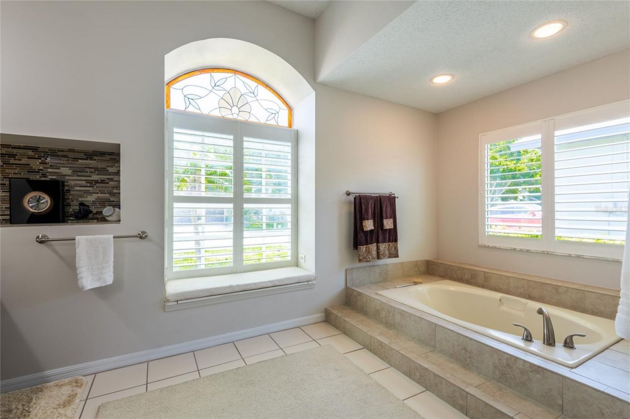 690 Weathersfield Drive, Dunedin, FL 34698 Photo