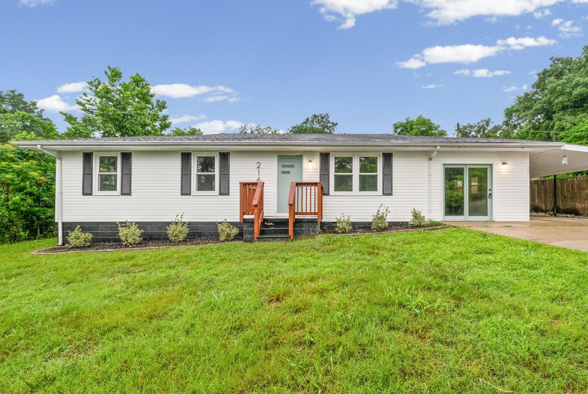 216 Mcintosh Ave, Cumberland City, TN 37050 Main Photo