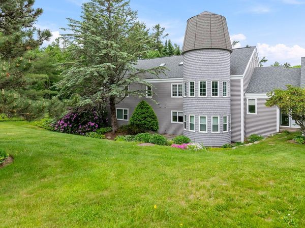 128 Hilltop Place, Unit 128, New London, NH 03257
